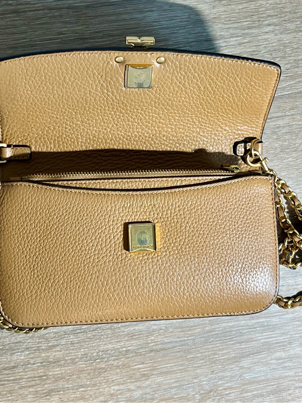 Tory Burch Camel/Tan Leather Shoulder Bag with Gold Logo - Picture 7 of 10